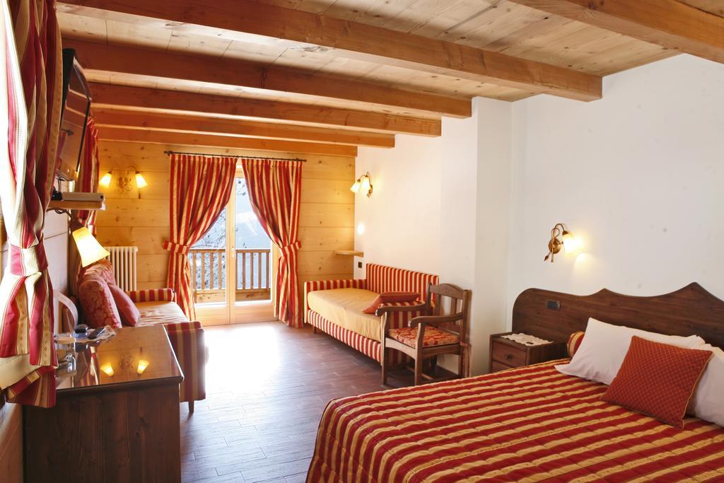 Hotel Les Combes à La Salle Extérieur photo